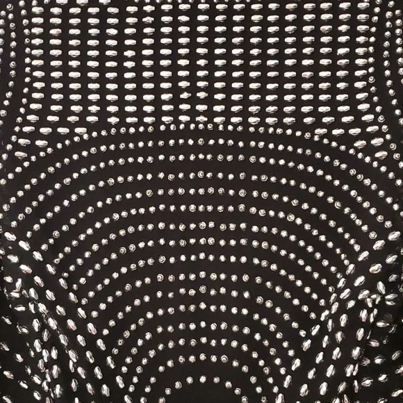 Beautiful Women's beaded and stunning looking long gown. - Picture 4 of 10